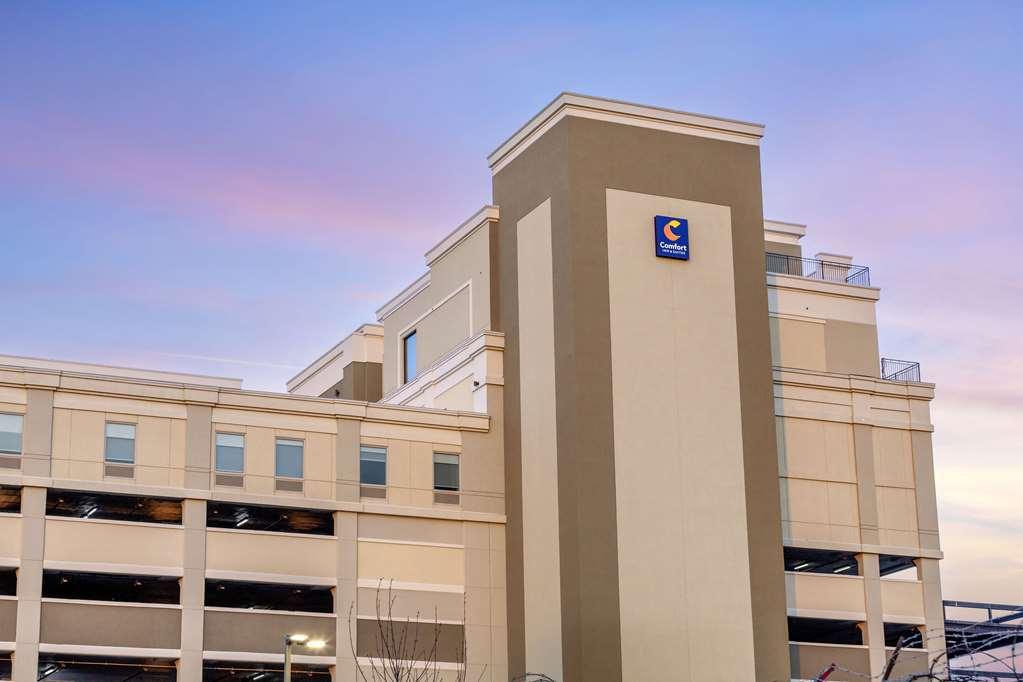 Comfort Inn & Suites Newark Liberty International Airport المظهر الخارجي الصورة