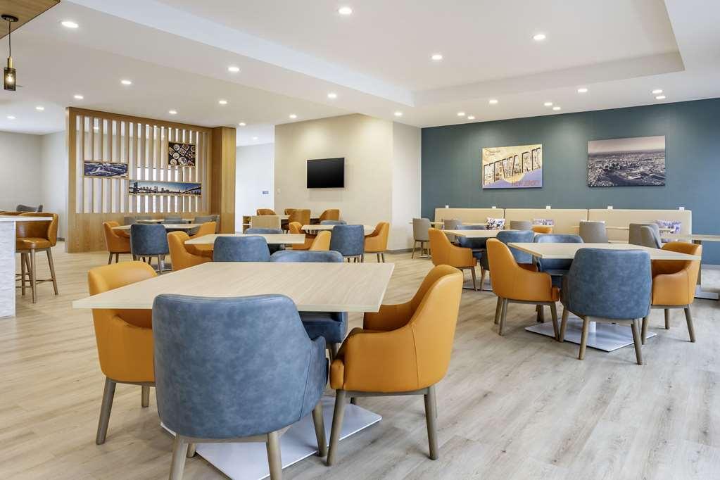 Comfort Inn & Suites Newark Liberty International Airport المطعم الصورة