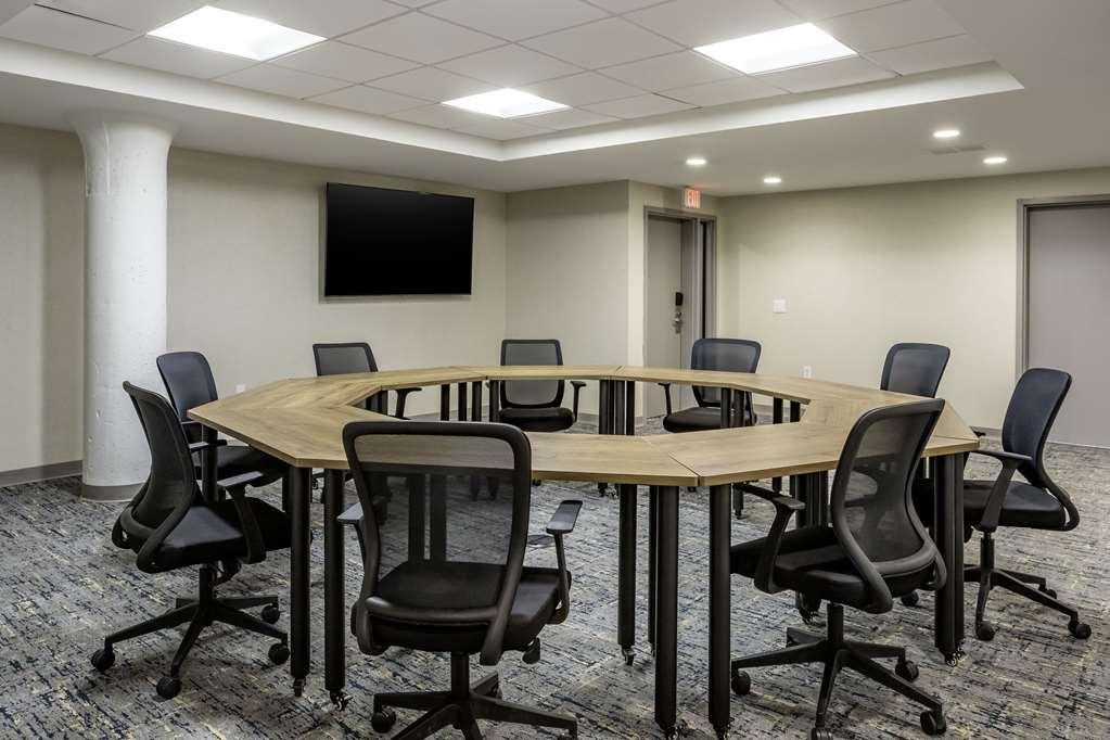 Comfort Inn & Suites Newark Liberty International Airport المرافق الصورة