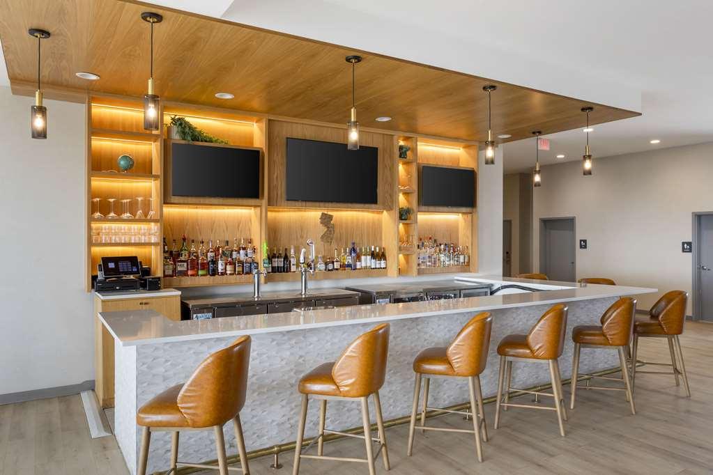 Comfort Inn & Suites Newark Liberty International Airport المطعم الصورة