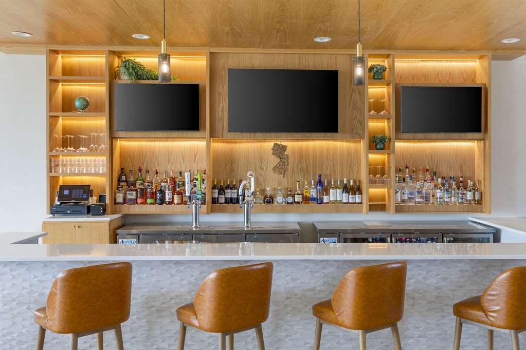 Comfort Inn & Suites Newark Liberty International Airport المطعم الصورة